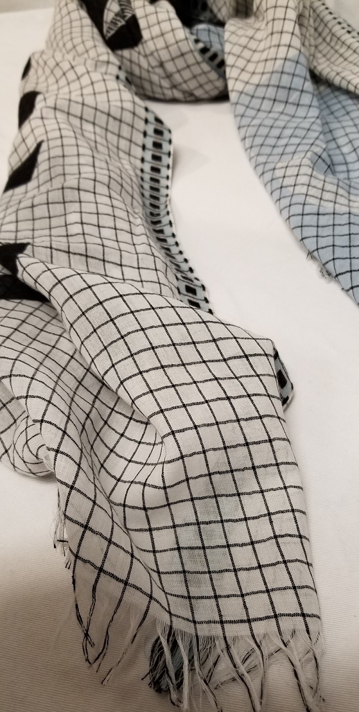 Inouitoosh-petunia-scarf-details